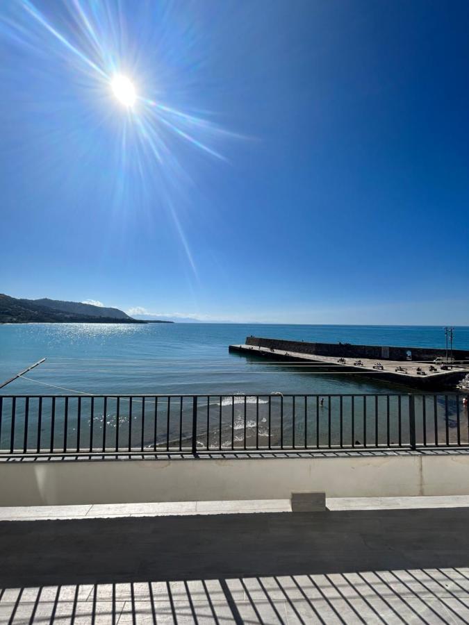 Casa Marina, La Terrazza Sul Mare Bed & Breakfast Cefalu Ngoại thất bức ảnh