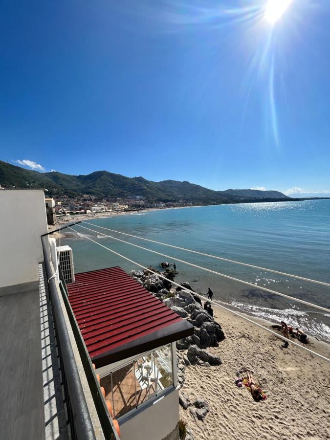 Casa Marina, La Terrazza Sul Mare Bed & Breakfast Cefalu Ngoại thất bức ảnh